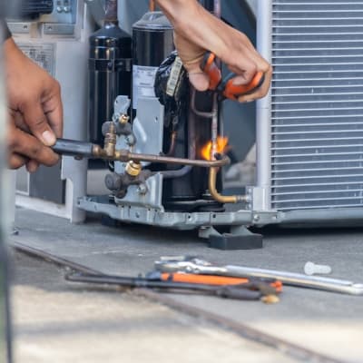 AC Gas Leakage: 4 Key Symptoms and How to Fix Them